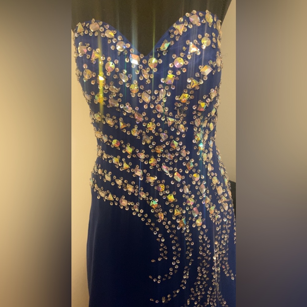 Dress - Picture 4 of 4